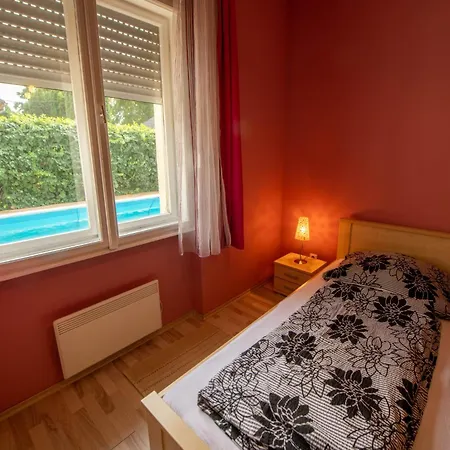 Vakantiehuis Privathaus Mit Pool Und Garten In By Interhome *