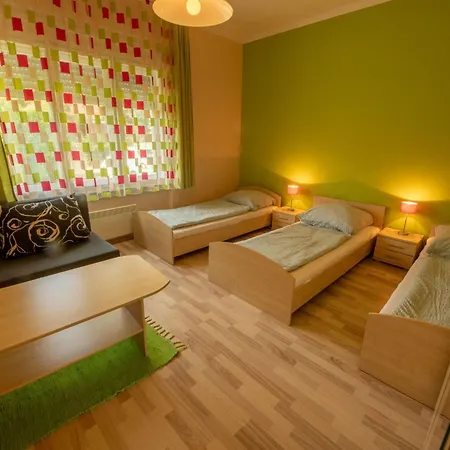 Privathaus Mit Pool Und Garten In By Interhome Vakantiehuis *
